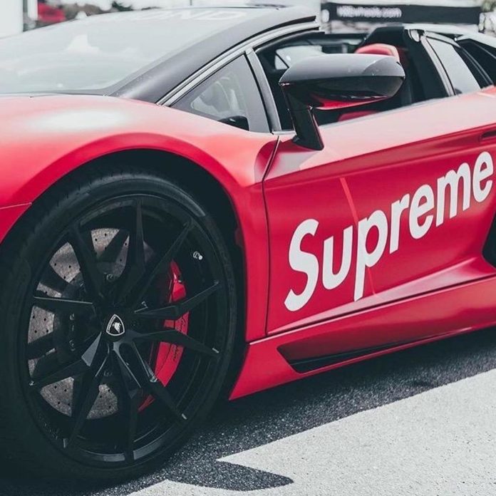 Supreme x Lamborghini collaborazione