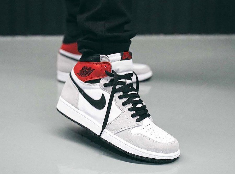 Air-Jordan-1-Light-Smoke-Grey-On-Feet