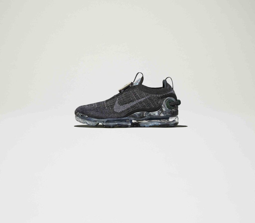 Nike_Sportswear_FA20_Air_VaporMax_Black_02_96279