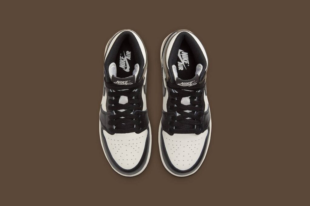 Nike-air-jordan-1-dark-mocha-Nike-SNKRS-data-di-release-31-Ottobre-2020-Paio