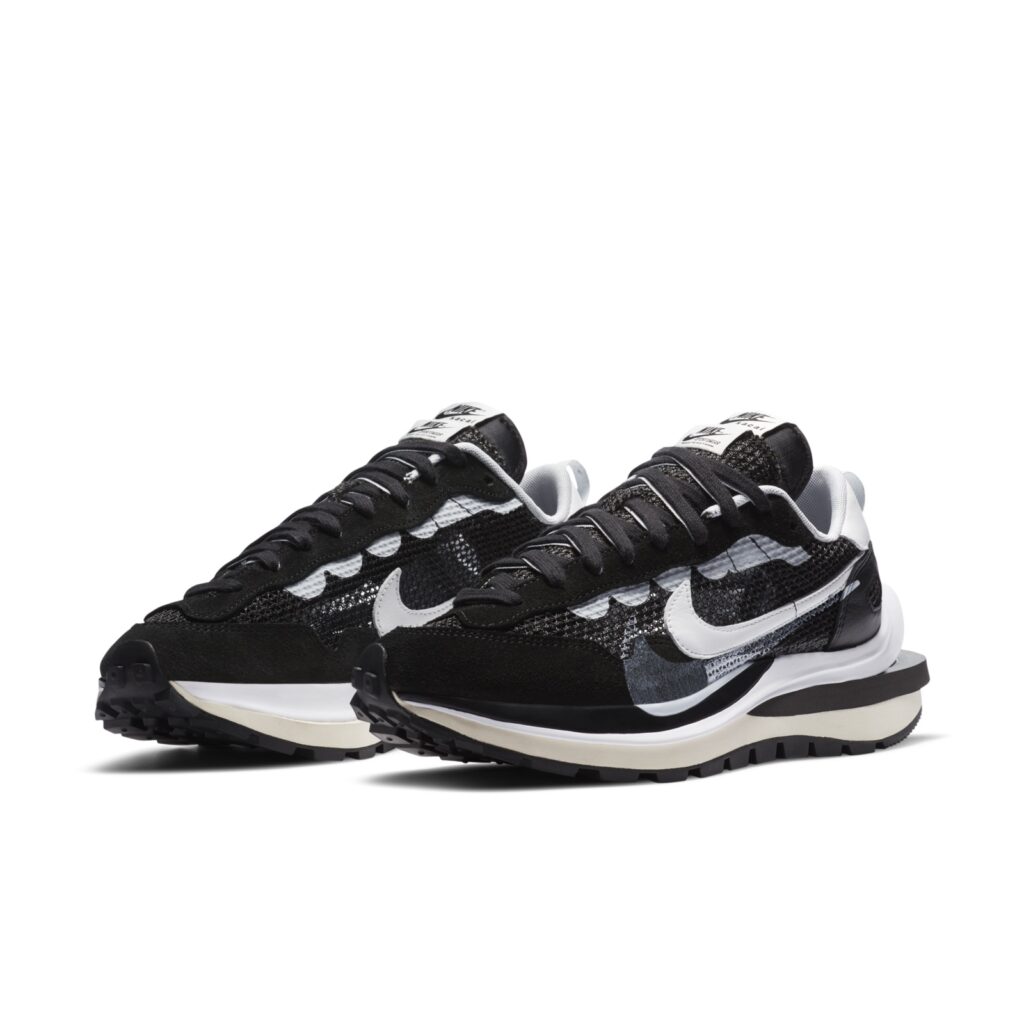 Sacai-x-Nike-VaporWaffle-Release-6-Ottobre-2020-Paio-Black