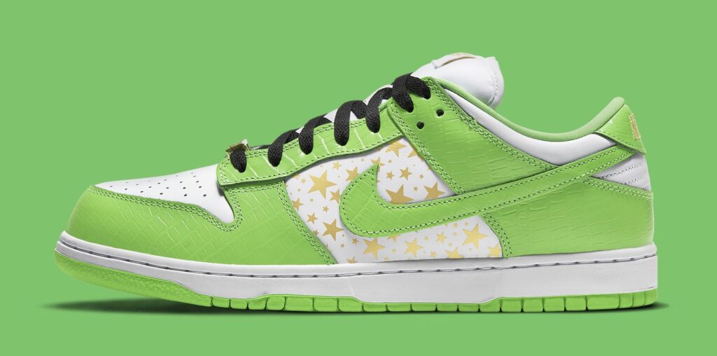 supreme-nike-sb-dunk-low-green-dh3228-101-lateral