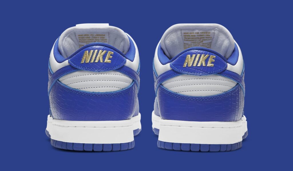 supreme-nike-sb-dunk-low-hyper-royal-dh3228-100-heel