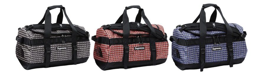 Supreme®:The North Face® Studded Small Base Camp Duffle Bag. 42L.
