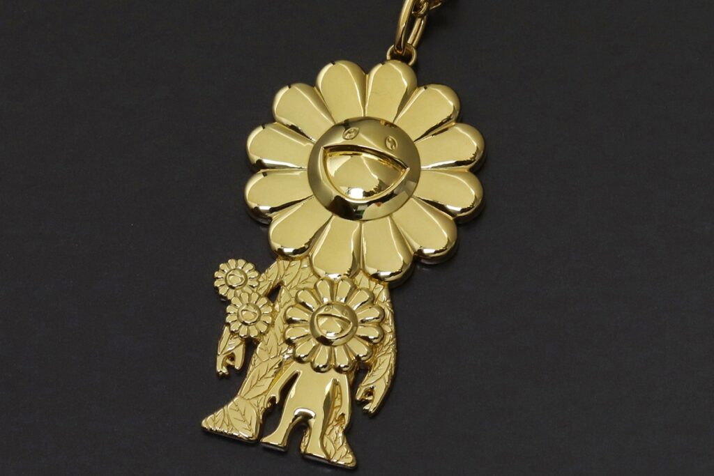 Takashi-murakami-roppongi-hills-project-ivxlcdm-gold-necklace-002