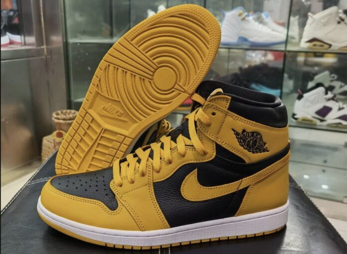 air-jordan-1-retro-high-og-pollen-555088-701-pair