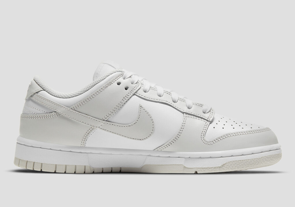 Nike-Dunk-Low-WMNS-Photon-Dust-3