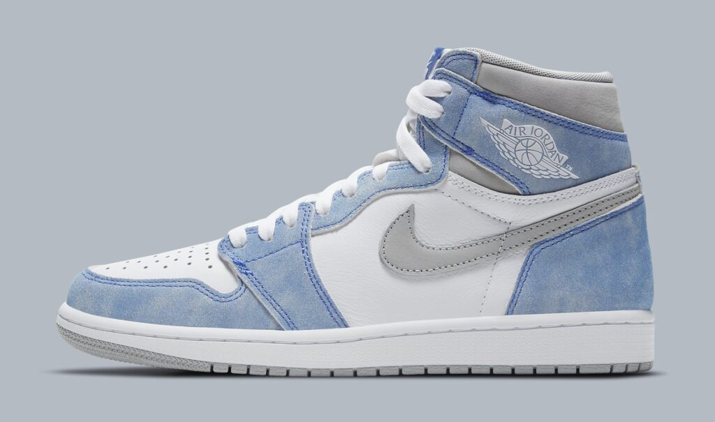 air-jordan-1-retro-high-og-hyper-royal-555088-402-lateral