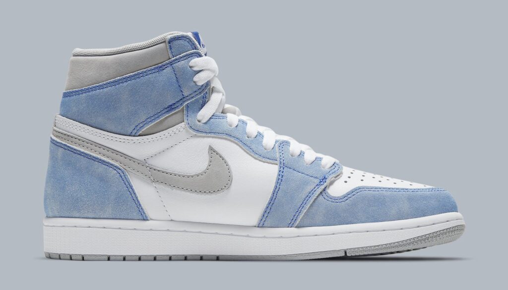 air-jordan-1-retro-high-og-hyper-royal-555088-402-medial