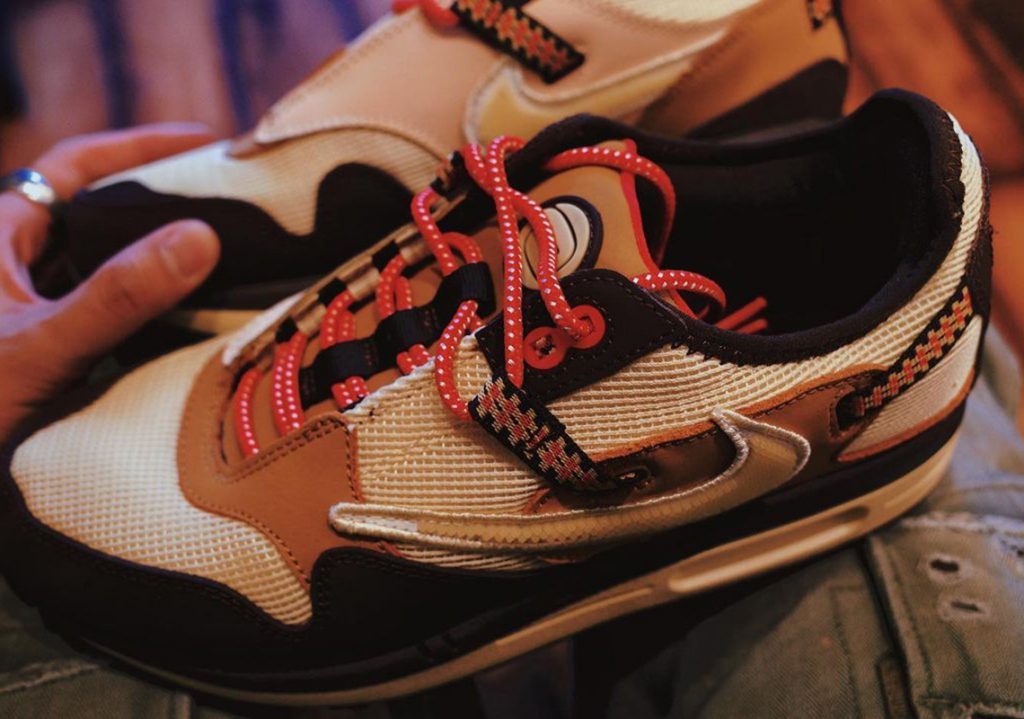 Travis-Scott-Nike-Air-Max-1-Baroque-Brown-4