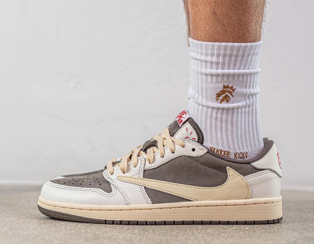 Travis-Scott-Air-Jordan-1-Low-OG-Reverse-Mocha-Release-Date-On-Feet-4