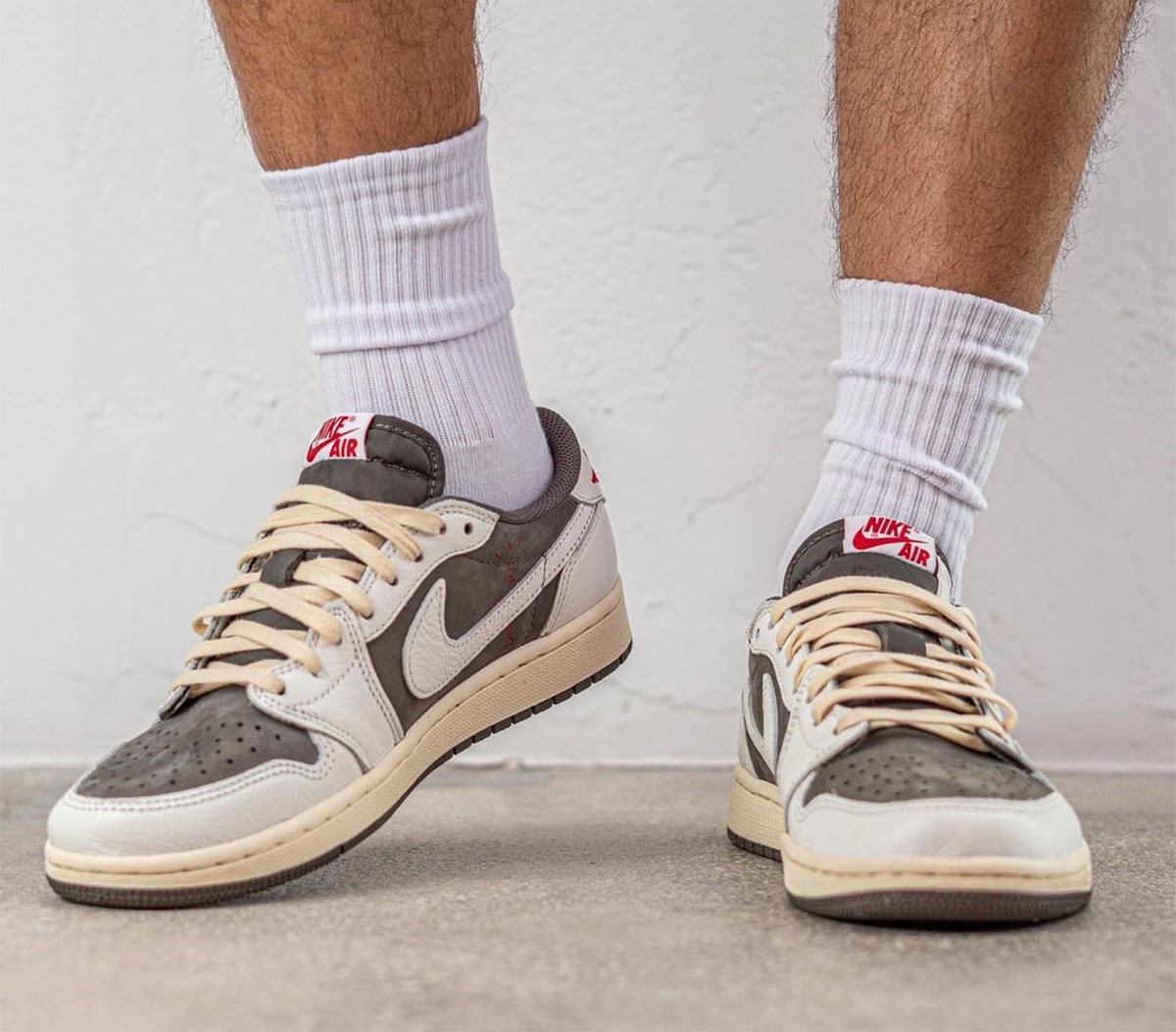 Travis-Scott-Air-Jordan-1-Low-OG-Reverse-Mocha-Release-Date-On-Feet-6