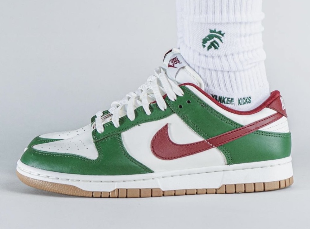 Nike Dunk Low Gorge Green