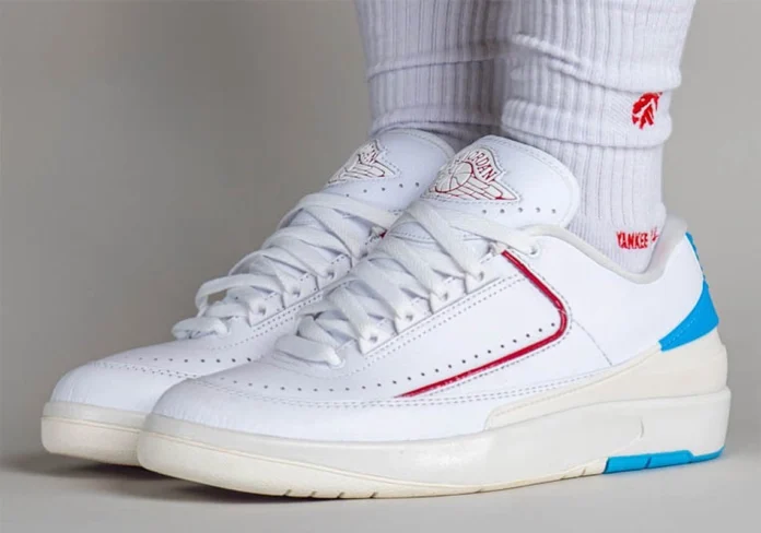 air-jordan-2-low-white-powder-blue-fire-red-sail-dx4401-164-0