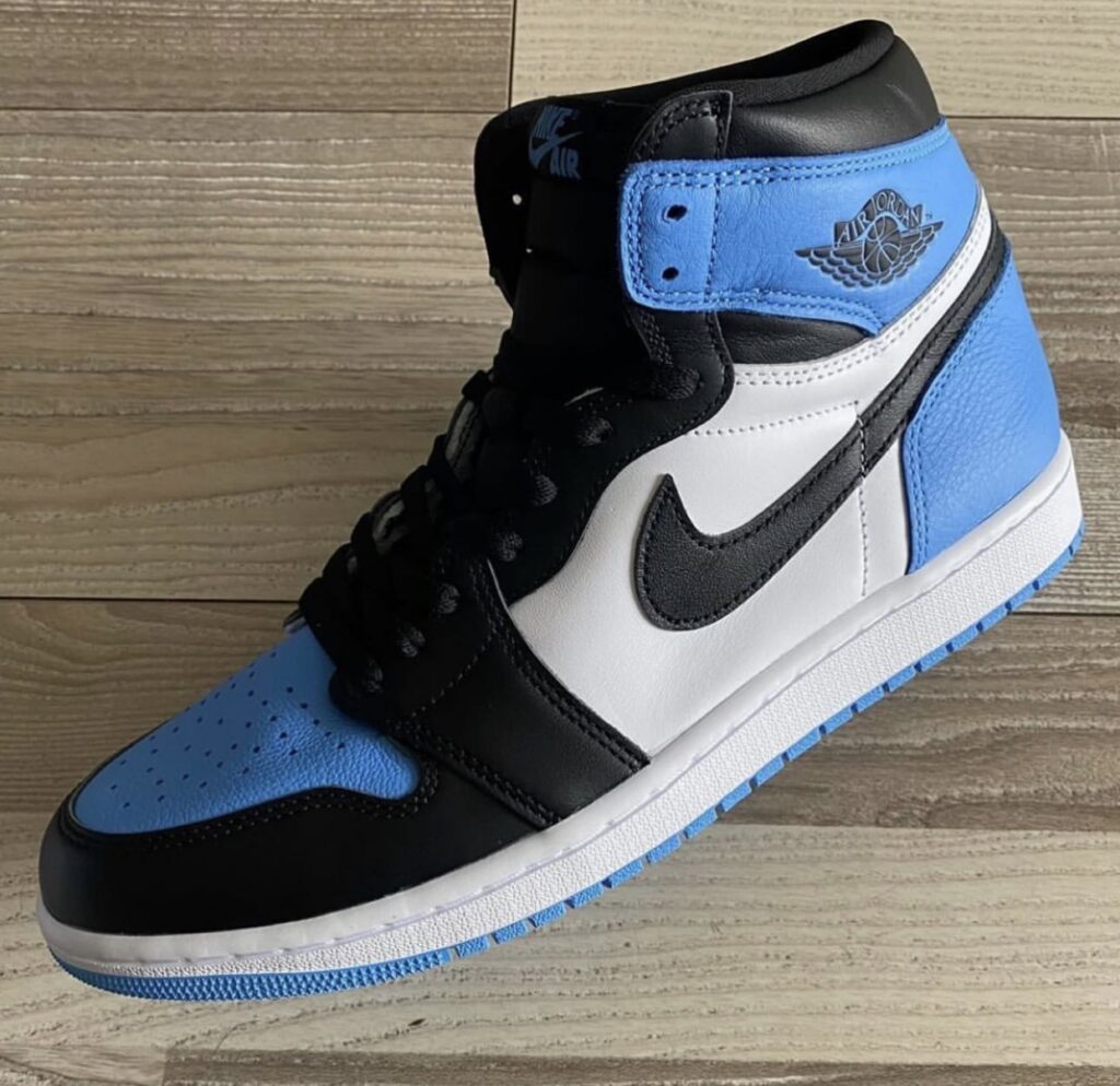 Air-Jordan-1-UNC-Toe-University-Blue-DZ5485-400-2