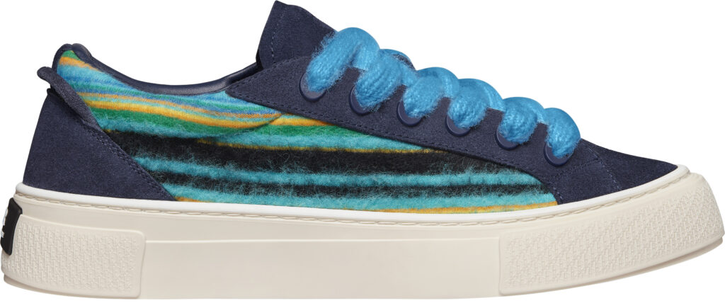 B33-TENNIS-IN-BLUE-SUEDE-BLUE-MOHAIR-CREAM-RUBBER-SOLE-WITH-DIOR-OBLIQUE-MOTIF-ENGRAVED