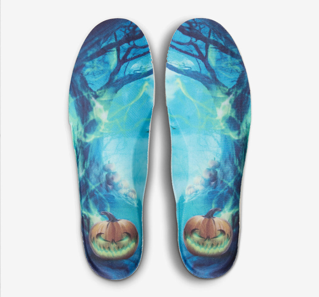 Nike-Air-Force-1-Low-Halloween-FQ8822-084-9