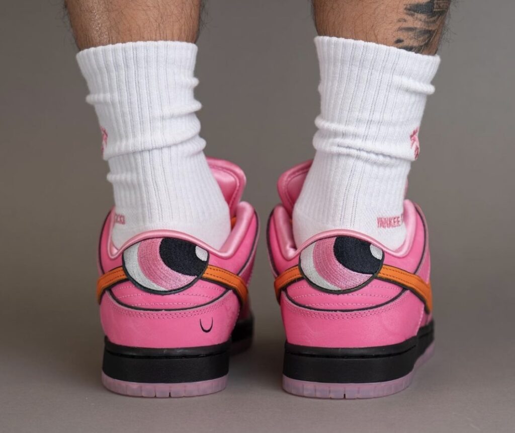 Powerpuff-Girls-Nike-SB-Dunk-Low-Blossom-FD2631-600-Release-Date-7