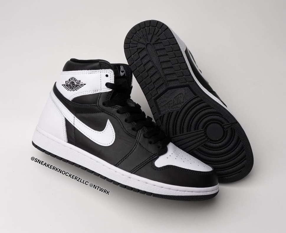 Air-Jordan-1-Black-White-DZ5485-010-3