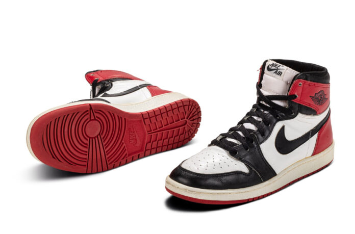 Air-Jordan-1-High-OG-Black-Toe-Reimagined-2024-2