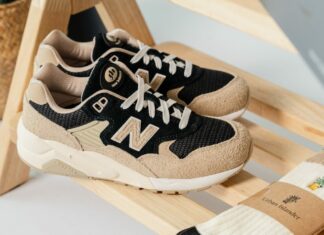 Limited-Edt-SBTG-New-Balance-580-Urban-Islander-1068x712