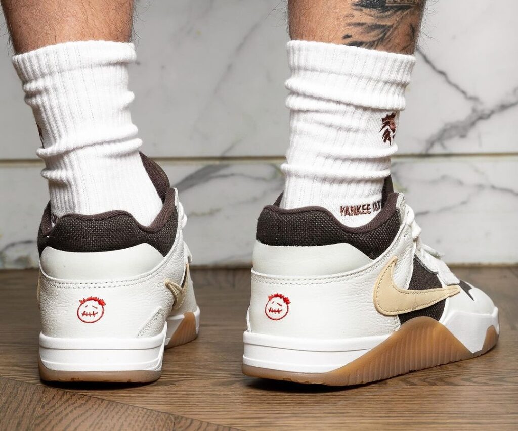 Travis-Scott-Jordan-Jumpman-Jack-Sail-DR9317-100-6