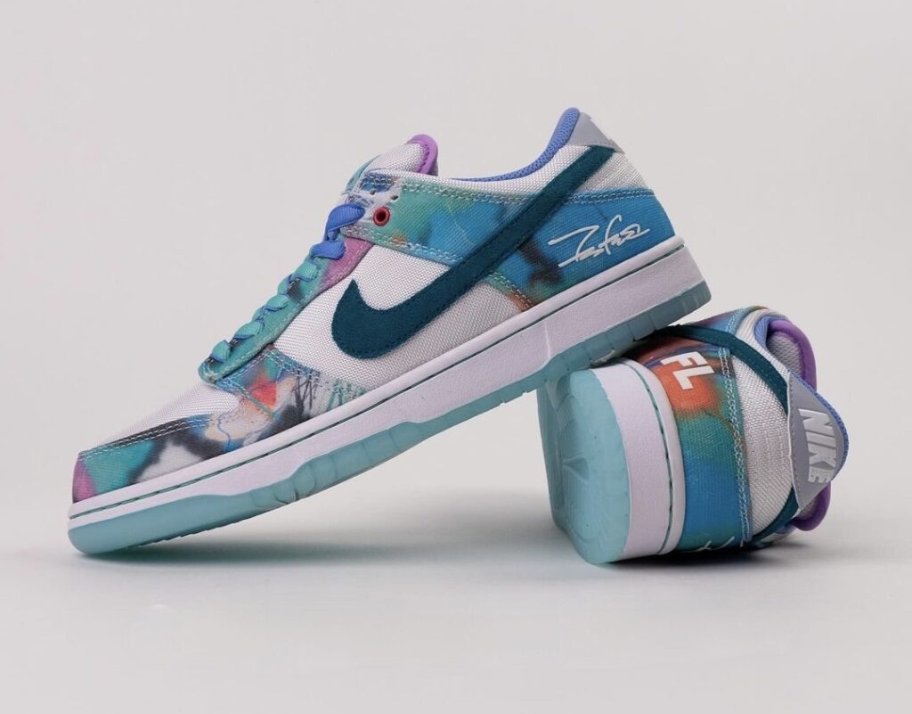 Futura-Nike-SB-Dunk-Low-HF6061-400-2