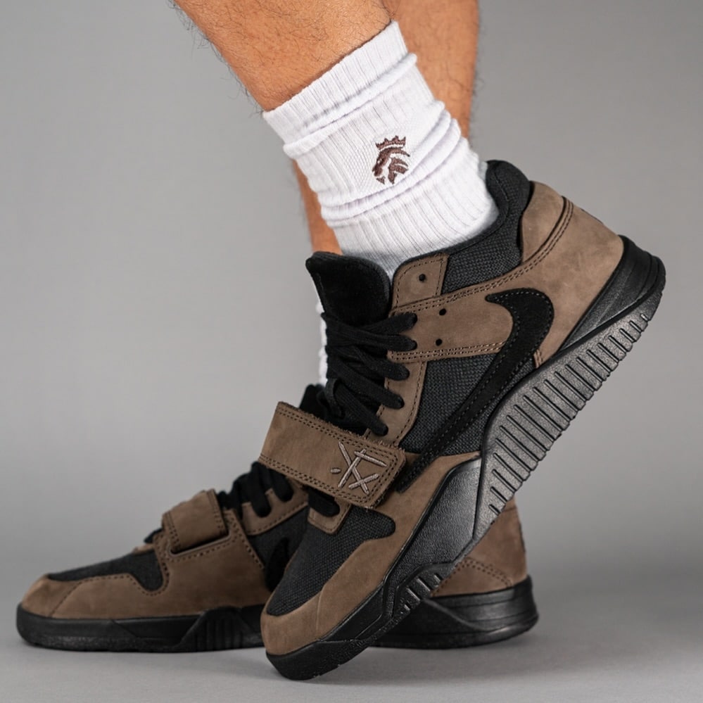 Travis-Scott-Jordan-Jumpman-Jack-Dark-Mocha-On-Feet-3
