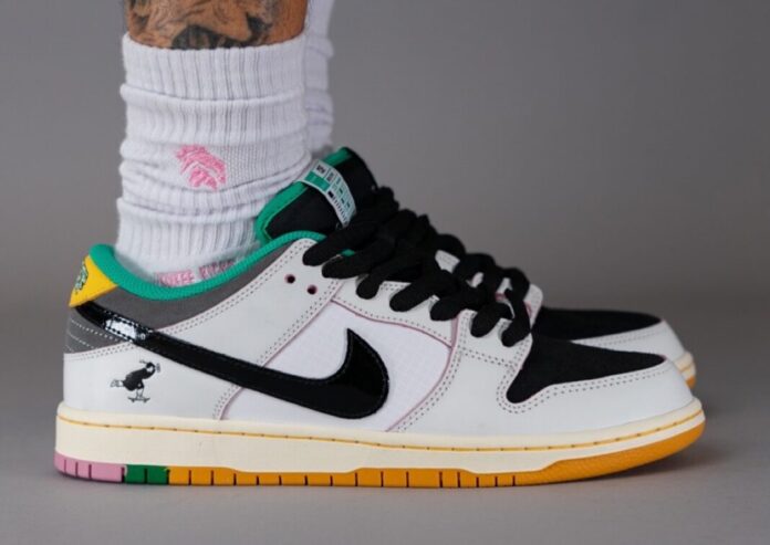 CSEF Nike SB Dunk Low HJ4132 100 On Foot 1068x757