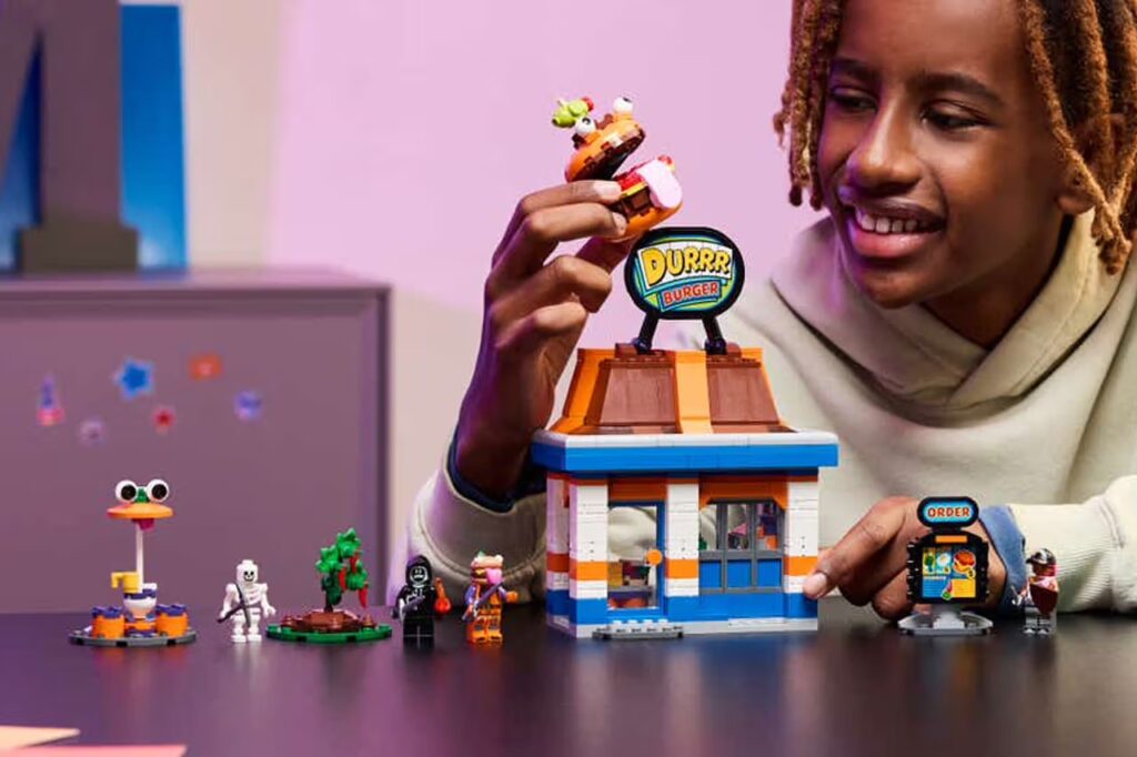 lego x fortnite klombo and mecha brick set release info 004